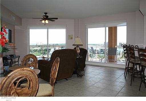 5th image of 521 Mandalay Ave APT 906