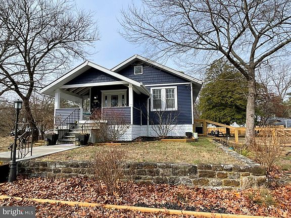 4th image of 353 S Knight Ave