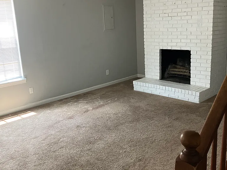 307 Lilly Ln — Photo 5