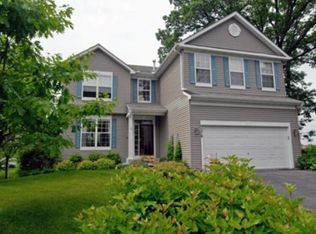 9276 Queensland Ln N, Maple Grove, MN 55311