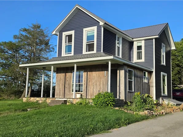234 Henry Rd, Cherry Tree, PA 15724