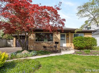1553 Ridgewood Ave SE, East Grand Rapids, MI 49506
