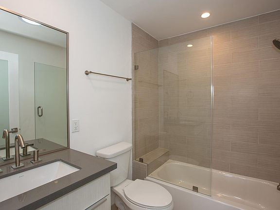 5th image of 826 Wilcox Ave APT 106