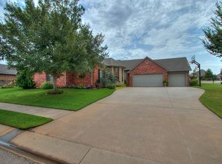 508 Cloudview Pl, Edmond, OK 73003