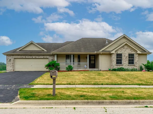 3689 Olden Oak Dr, Rockford, IL 61109