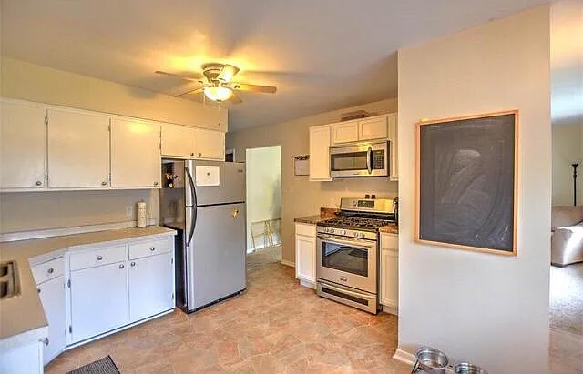 1716 W Ravina Park Rd — Photo 2