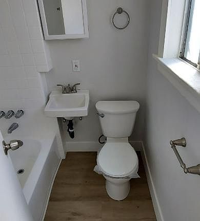 5th image of 1240 Dawson Ave #1