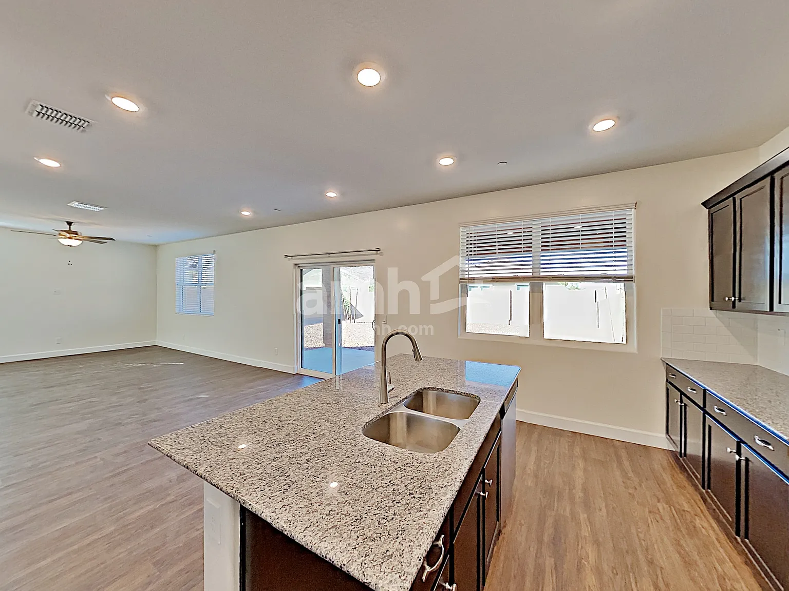 4 bed, 3.0 bath, 2273 sqft, $2,750 — Photo 3