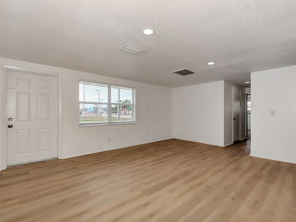 3rd image of 1601 Faust Dr