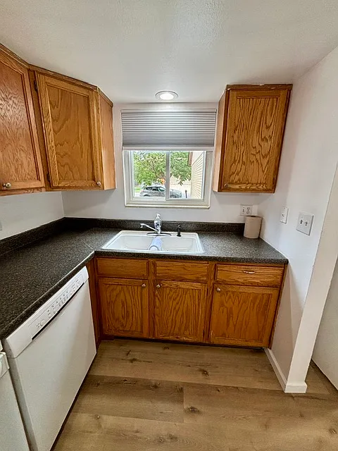 3 bed, 1.5 bath, 1313 sqft, $2,500 — Photo 3