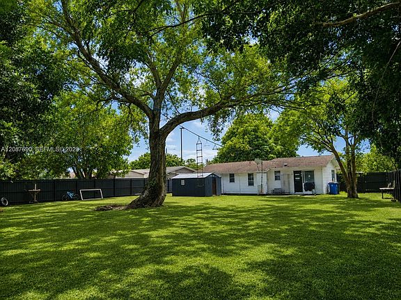 2nd image of 480 Valley Dr