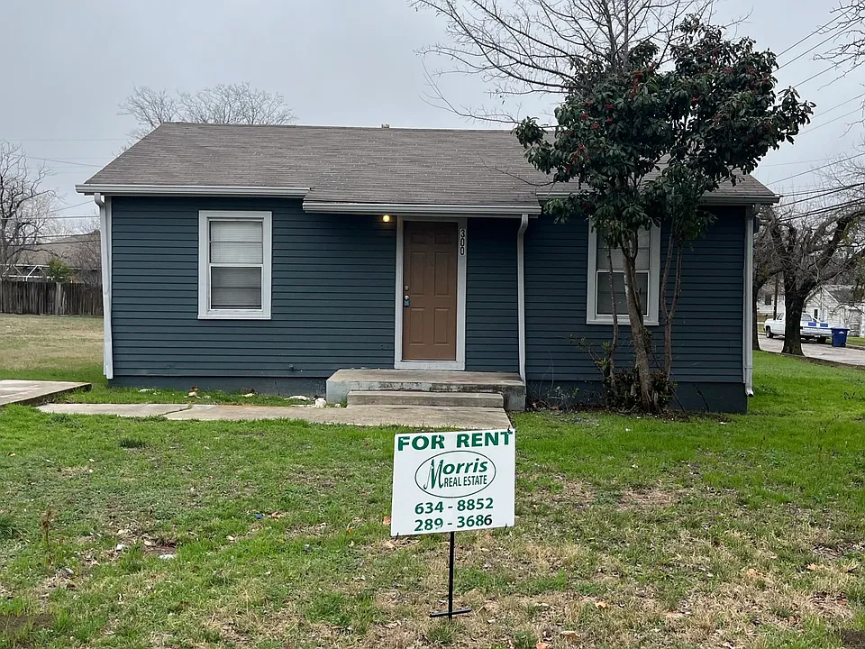 300 W Lincoln Ave