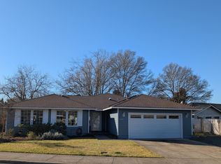 2388 Temple Dr, Medford, OR 97504