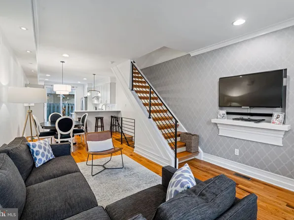 1025 S 7th St, Philadelphia, PA 19147