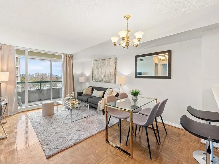 5 Emerald Ln — Photo 2