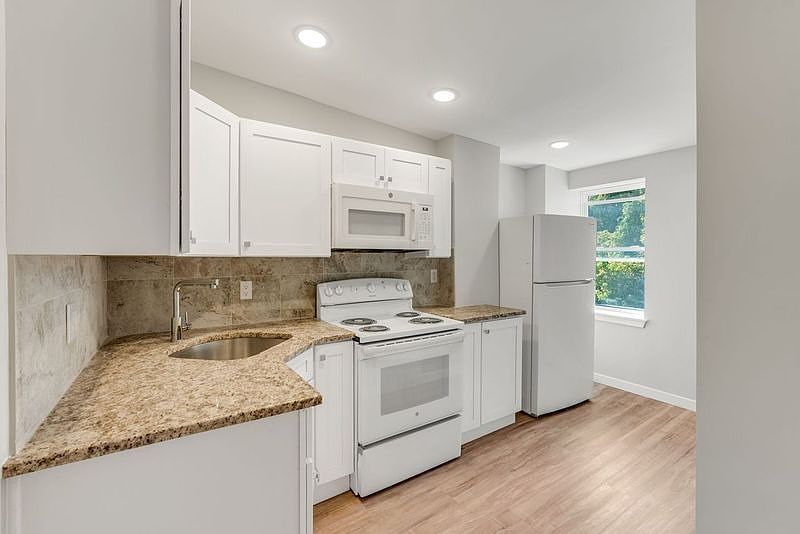 1st image of 2556 Germantown Ave #215A