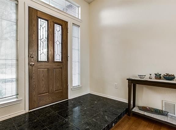 3rd image of 2517 Branch Oaks Ln