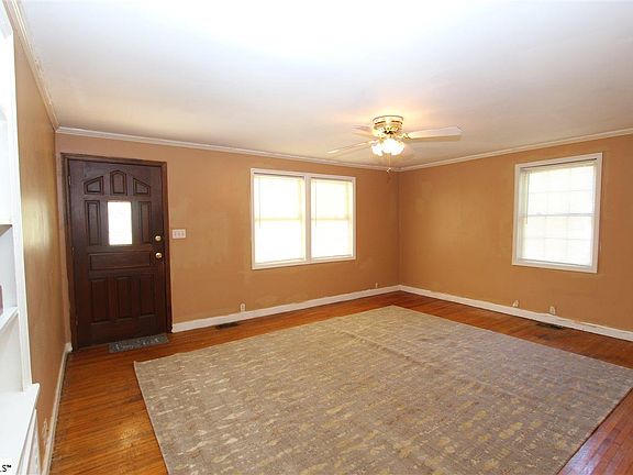 2nd image of 345 Arkwright Dr