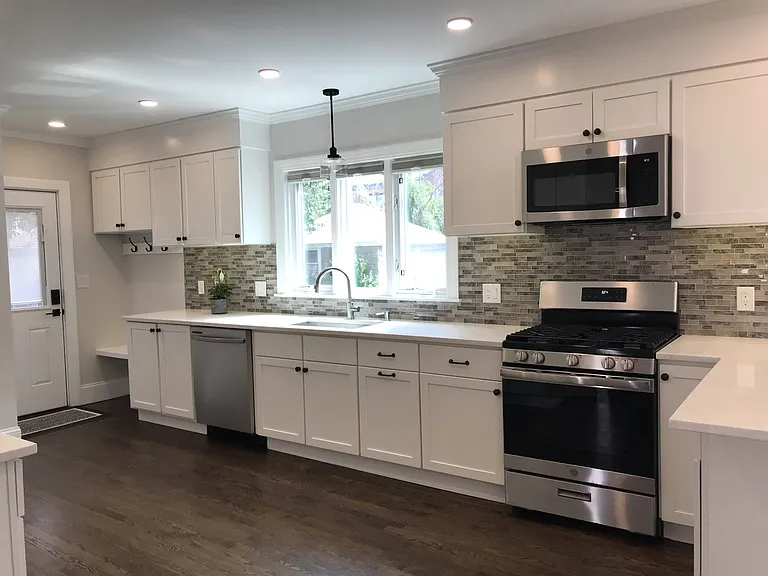 65 Foster St — Photo 4