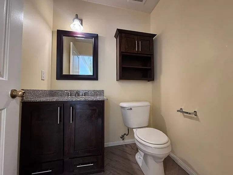 1120 Stanley Ave — Photo 15
