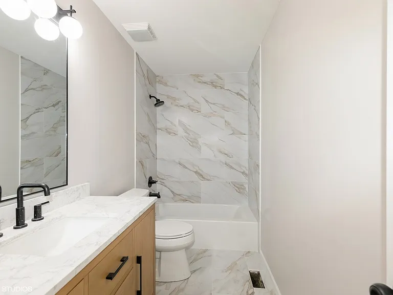 4663 Rolling Hills Dr — Photo 13