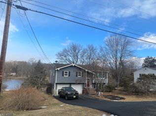 19 Shore Rd, Andover, NJ 07821