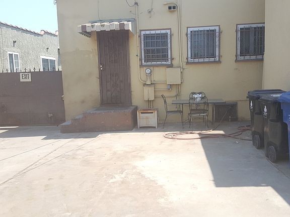 3rd image of 2037 W 85th St