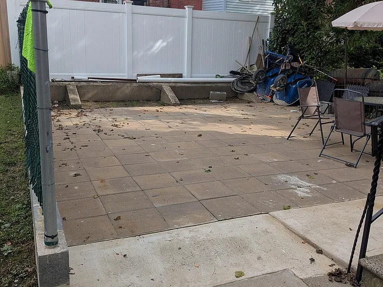 539 W Olney Ave — Photo 2