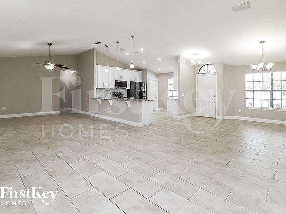 2nd image of 1286 Voyager St