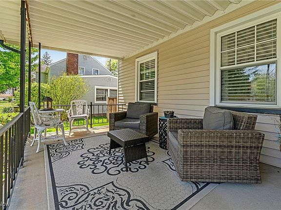 5th image of 379 Foster Dr NE