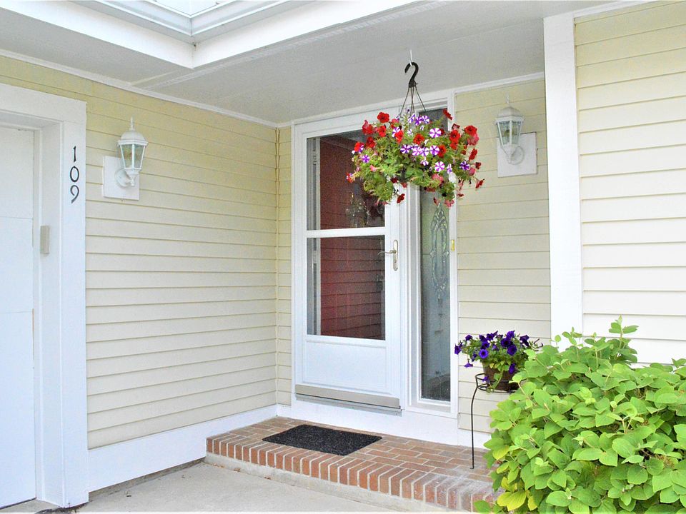 1st image of 109 Harrogate Dr