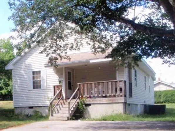 310 W Austin St, Mebane, NC 27302