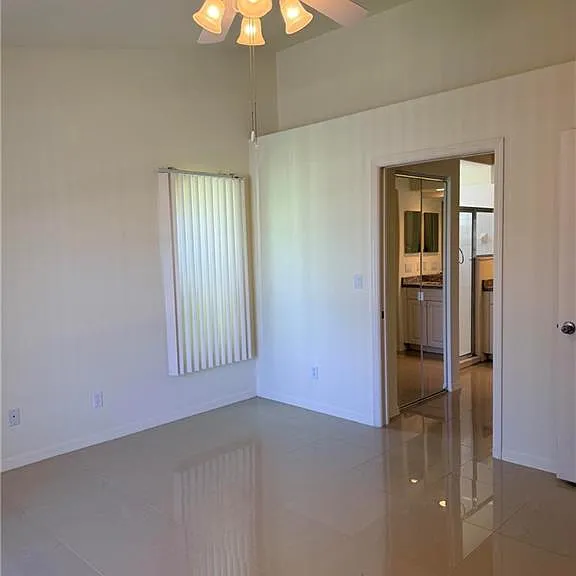 8216 Ibis Cove Cir #B-215 — Photo 16