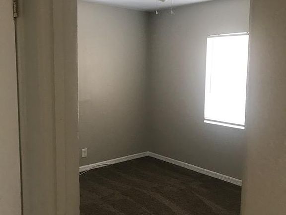 5th image of 868 52nd Ave S