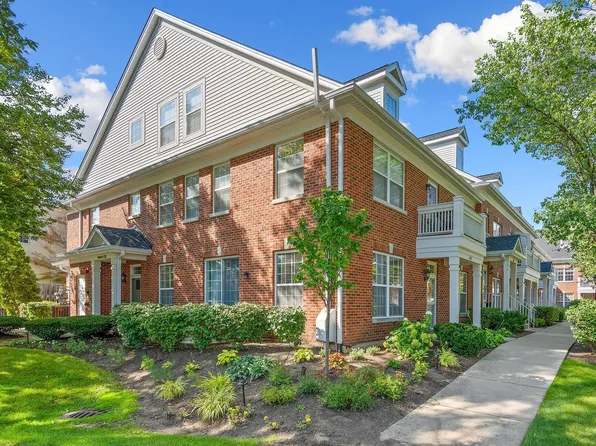 435 Commons Cir #Na, Clarendon Hills, IL 60514
