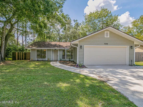 11208 CLOVERHILL Circle E, Jacksonville, FL 32257