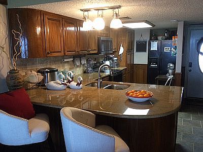 custom cabinets, deep sink