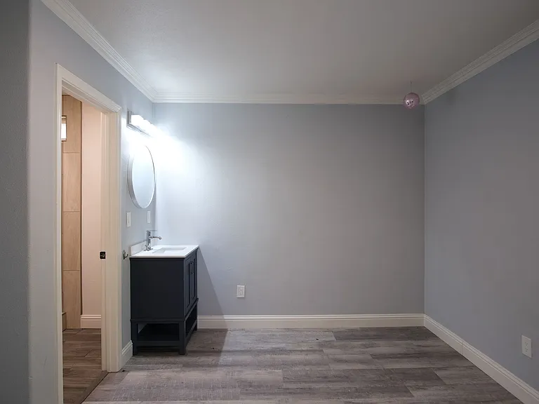 1436 Albany Ave — Photo 16