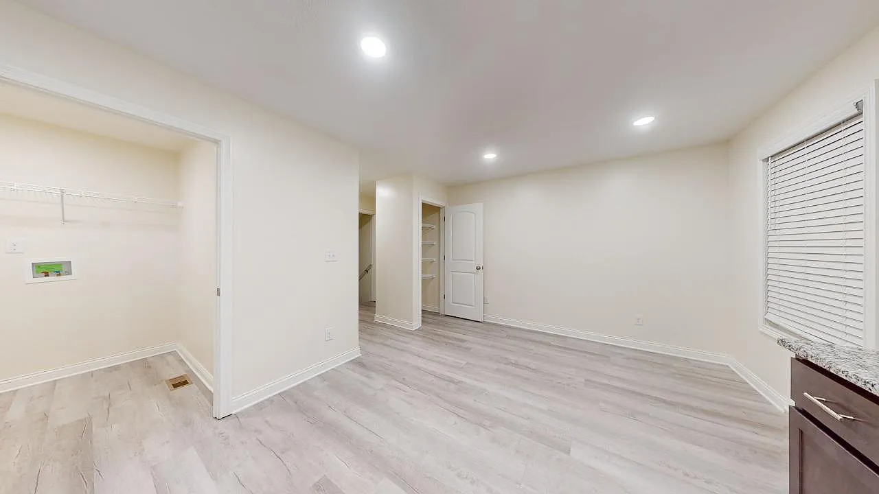 Routt Lake Townhomes — Photo 3