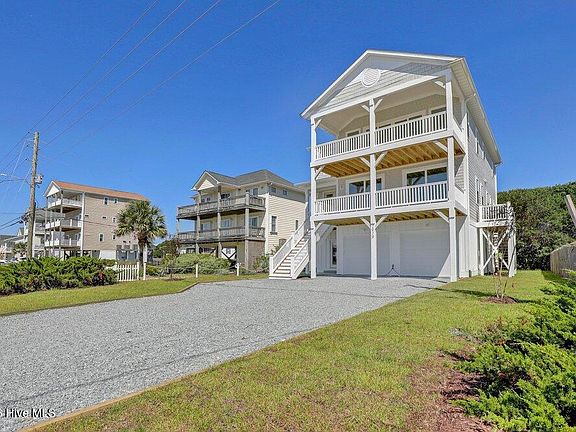 3rd image of 1919 N New River Drive