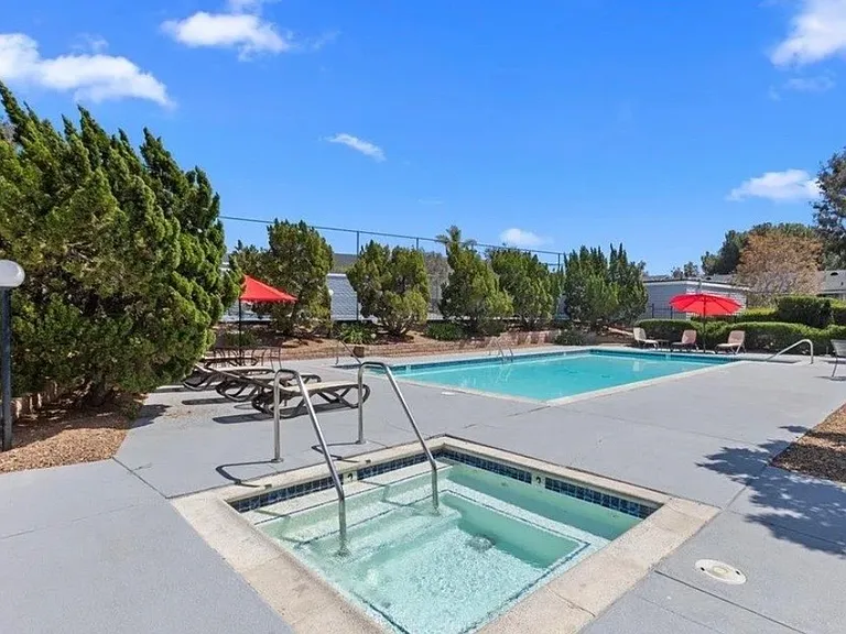 Fairway Circle Dr — Photo 4