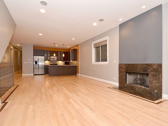 2nd image of 1026 N Hermitage Ave #1
