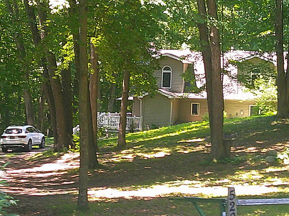 3rd image of 520 S Vickeryville Rd