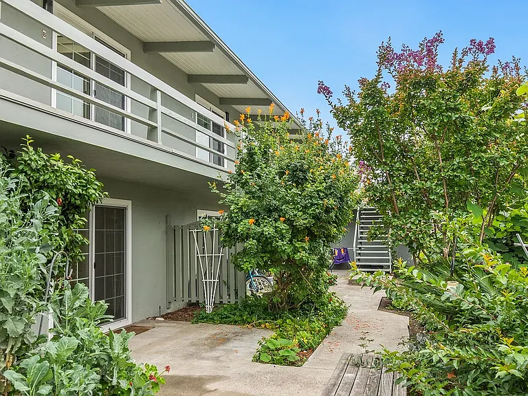 525 Catalina St #D — Photo 15
