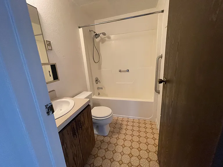 116 Sunset Dr #10 — Photo 5