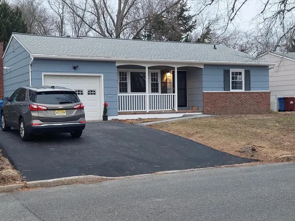 843 N Edgebrook Drive N, Toms River, NJ 08757