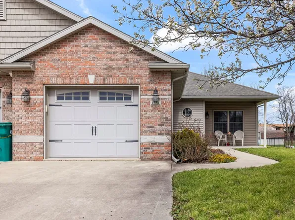 1354 Kays Ct, Mount Zion, IL 62549