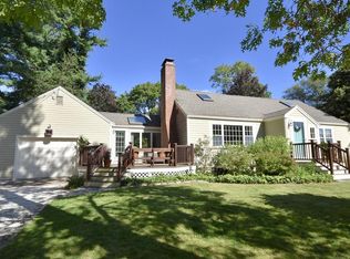 11 Crapo St, Marion, MA 02738