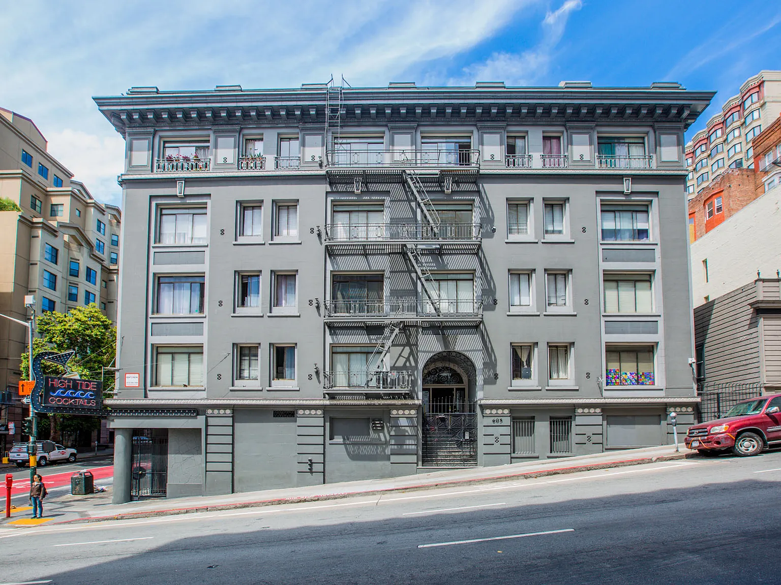 605 Jones — Photo 1