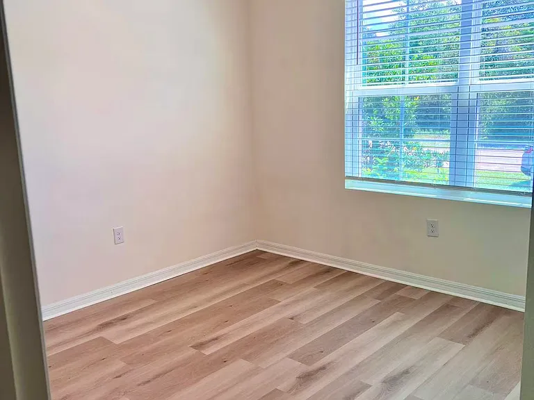 2730 Deep Creek Ave — Photo 8